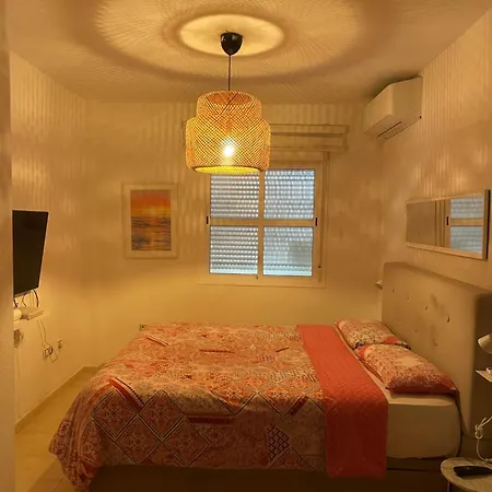 Luxury 4 *